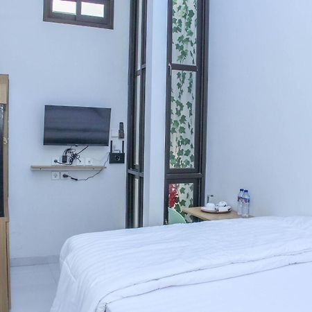 Laswi Syariah Guest House Bandung Bagian luar foto